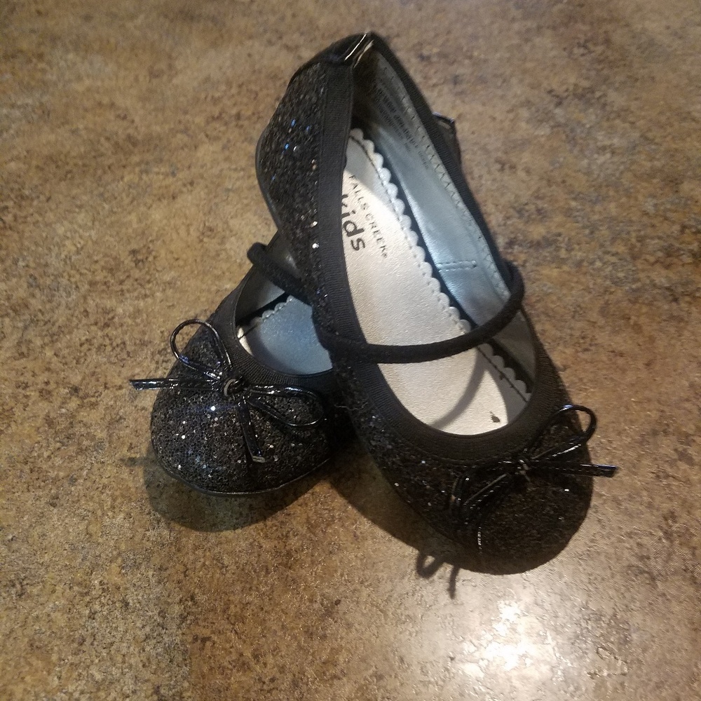 Girls black sparkle flats with bow
